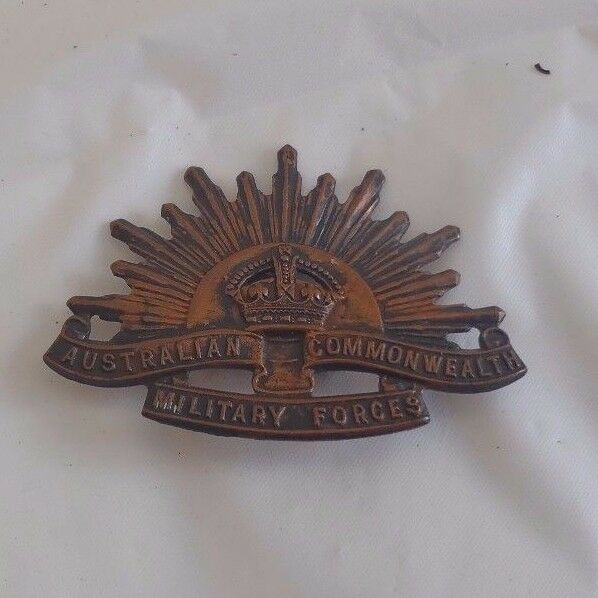 Vintage Australian Commonwealth Military forces badge for hat