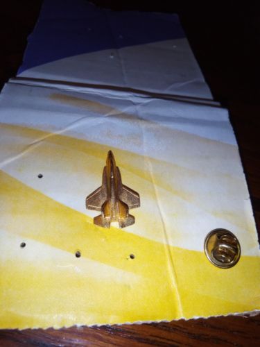 F-35 JSF Lightning II Lapel Pin Badge, USAF, Gold, Lockheed Martin USA