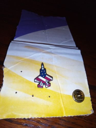 F-35 JSF Lightning II lapel pin badge, USAF, American Flag, Lockheed Martin USA