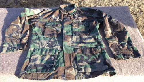 US Military Surplus Woodland Camo Pattern Mens Medium Regular Uniform Shirt