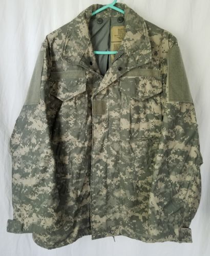 US Military Issue Cold Weather Field Coat Universal Pattern Size Small Regular