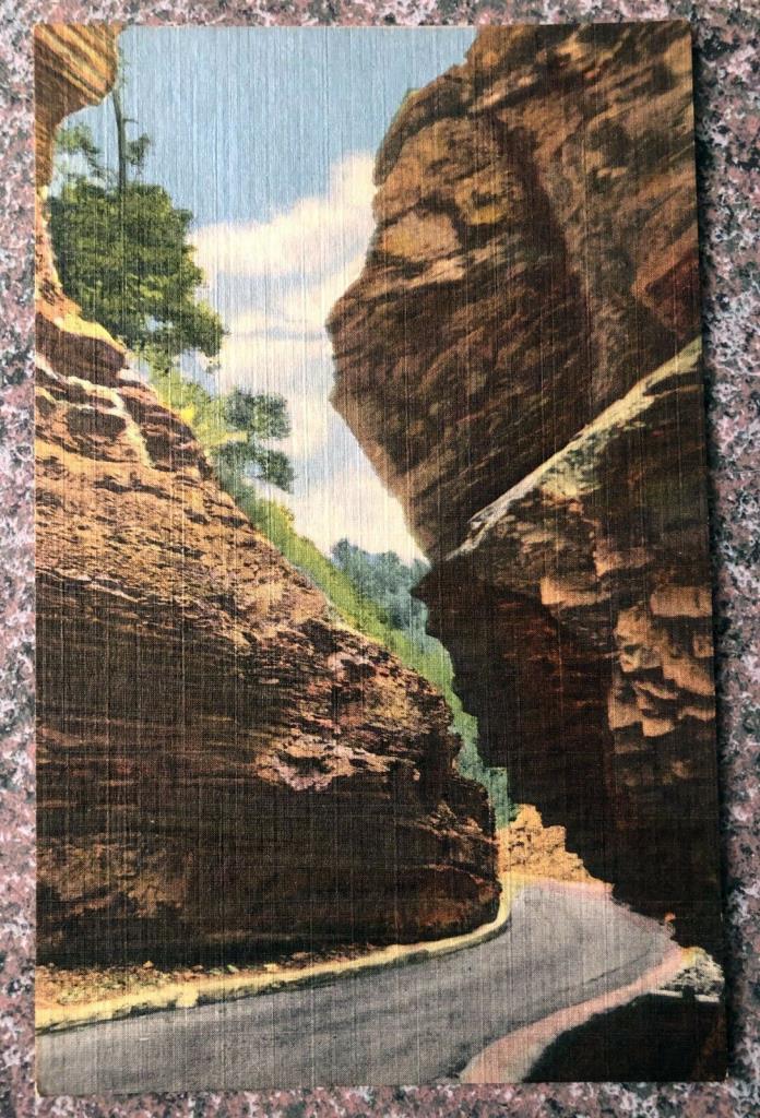Williams Canon Narrows - Cave of the Winds - Manitou Springs - Vintage Postcard