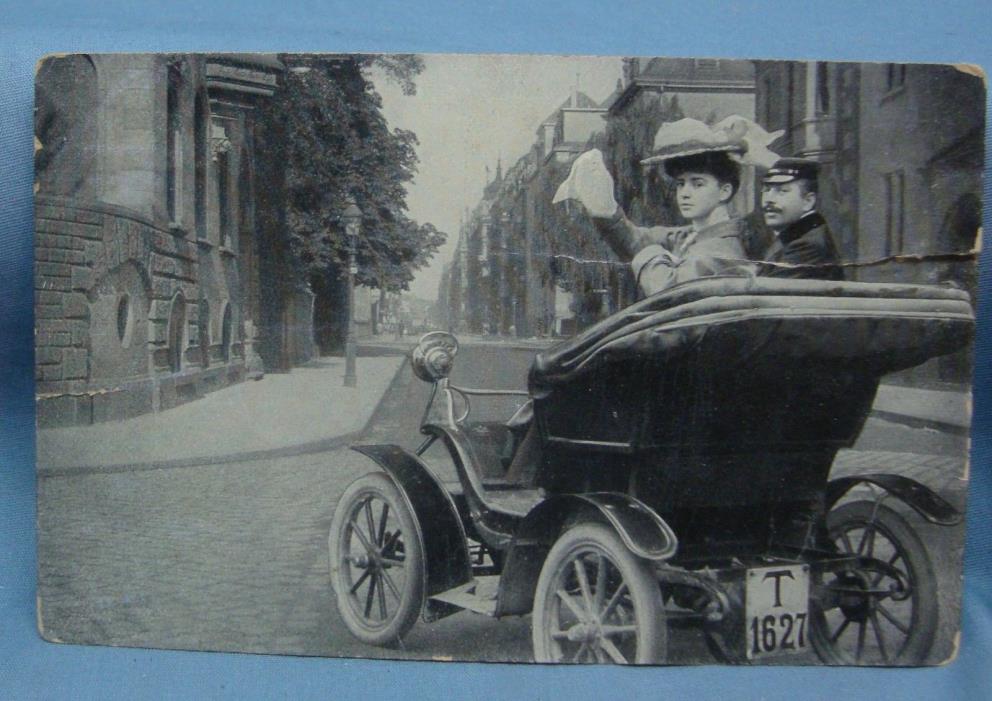 MADE GERMANY MODEL T MAN WOMAN IN CAR VINTAGE POSTCARD 3E