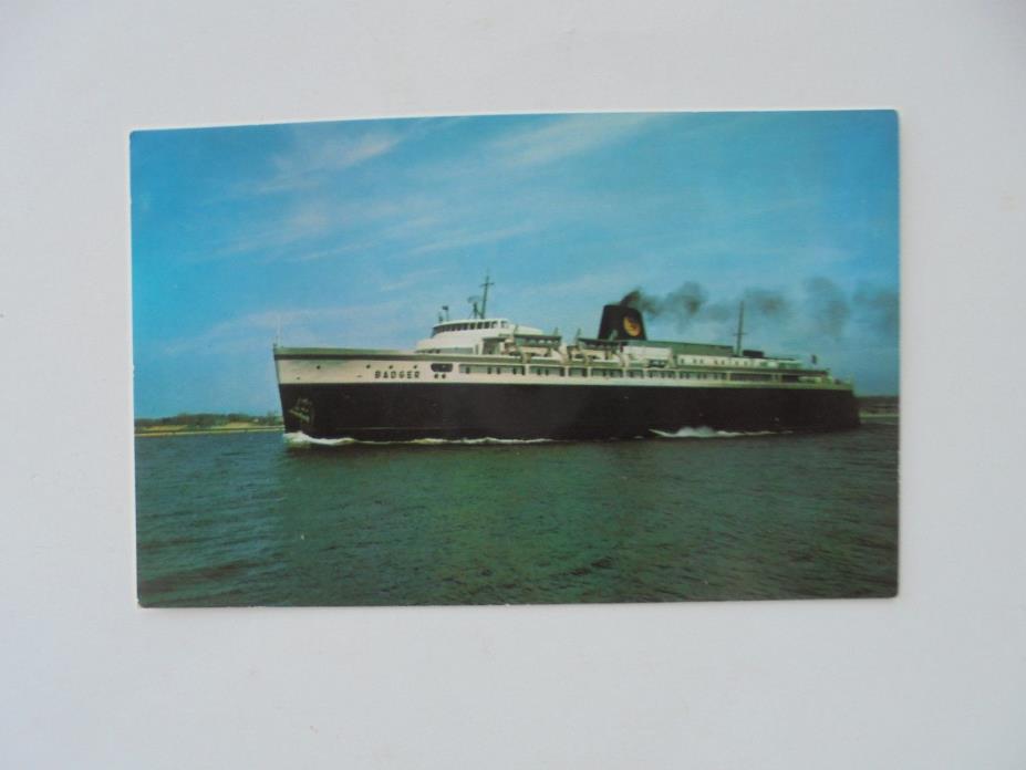 USA The Badger Ship Steamer Michigan Milwaukee Vintage postcard unposted 1954