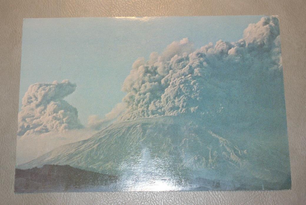 2-Mt. St. Helens Volcano Eruption Washington--Postcard Unused 6 x 9 May 18, 1980