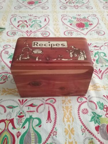 Vintage Cedar  Recipie Box File Grafton North Dakota Souviner 1950's 5×3 Cards