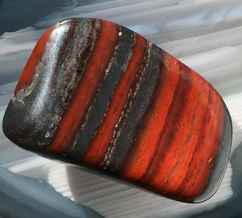 RED FOSSIL JASPILITE 36mm NATURAL 16g TUMBLED BANDED IRONSTONE BIF PRECAMBRIAN