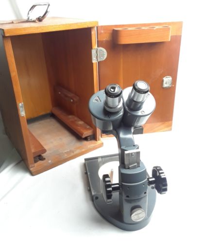 BAUSCH & LOMB MICROSCOPE MODEL WP8182 10X WIDE WITH ORIGIINAL BOX & KEY