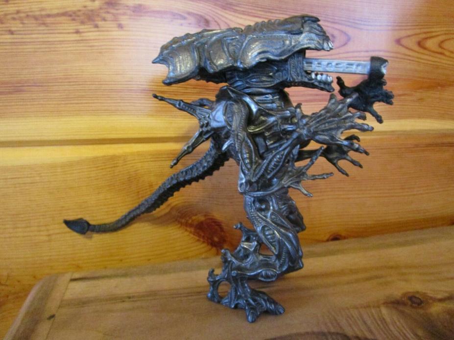 Aliens Xenomorph Queen Spring Action Figure No Box Figuring 6 Inches Tall