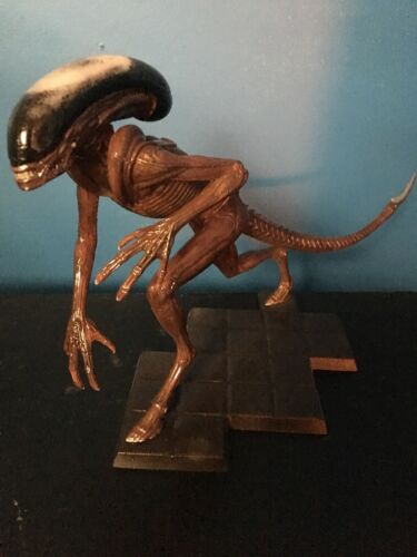 Halcyon Dog Alien Xenomorph (Runner/Creature) Completed Model 1:9 scale