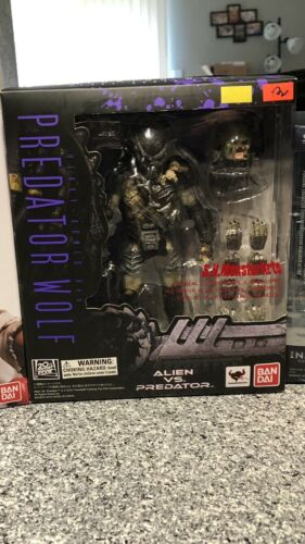 S.H. MonsterArts Bandai Predator Wolf. Used