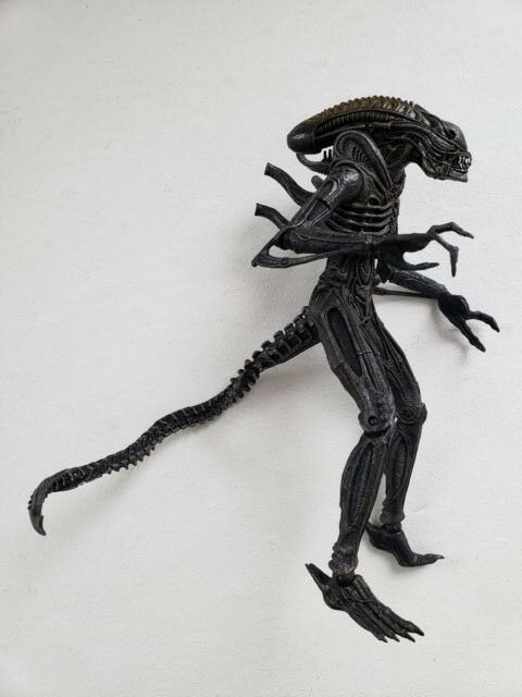 McFarlane Toys Aliens Warrior Alien Figure Movie Maniacs AVP Predator neca