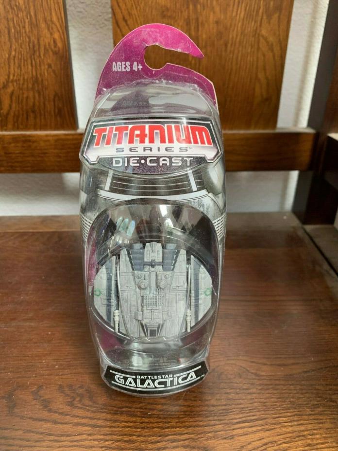 Battlestar Galactica Titanium Series CLASSIC CYLON RAIDER Die-Cast Hasbro 2006