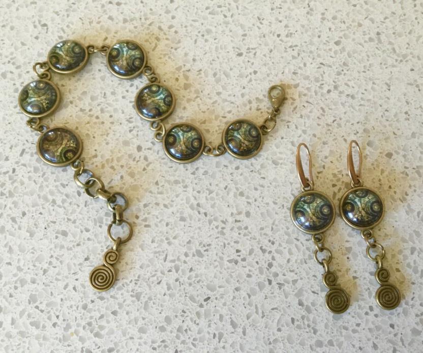 Doctor Who Time Lord Jewelry Gallifreyan Symbols Bracelet & Earring Set - Brown3