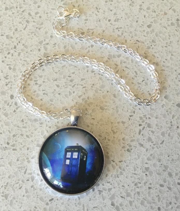 Doctor Who Time Lord Gallifreyan TARDIS Necklace 30mm