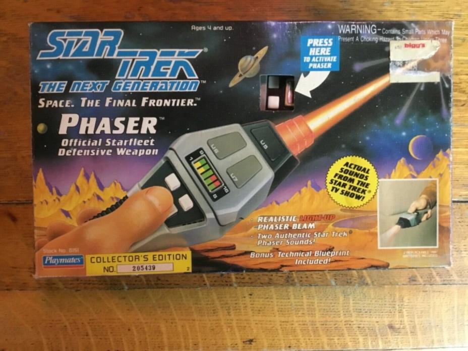 VINTAGE STAR TREK NEXT GENERATION PHASER STARFLEET WEAPON REPLICA PLAYMATES