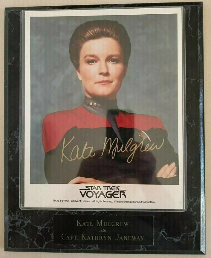 Star Trek USS Voyager Autograph Kate Mulgrew 8x10