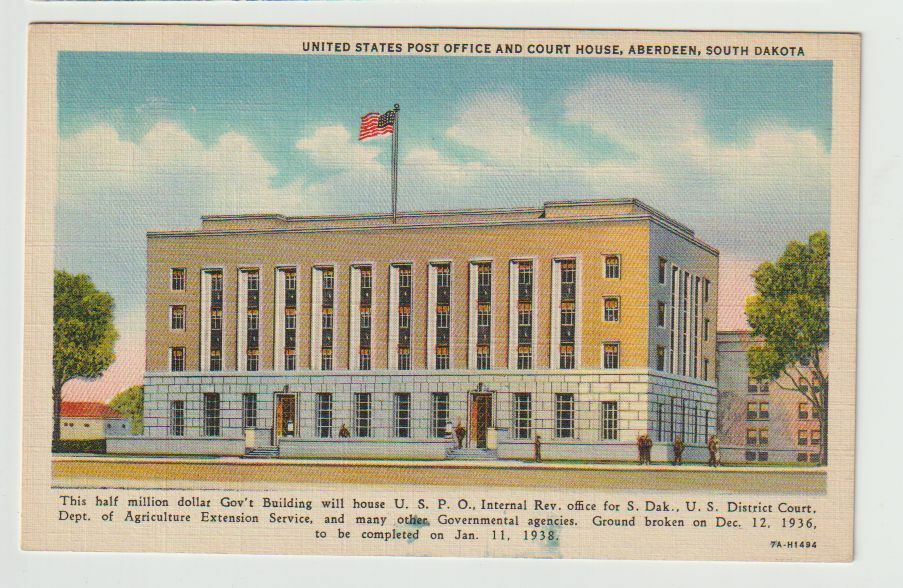 Unused Postcard US Post Office and Court House Aberdeen South Dakota SD