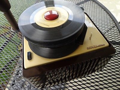 VERY NICE FULLY RESTORED VINTAGE 45 RPM RCA VICTOR RECORD PLAYER 45-EY-2