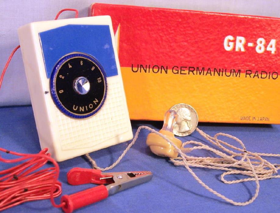 1 Vintage Original UNION GERMANIUM CRYSTAL RADIO Toy w Old Display Box GR-84 NOS
