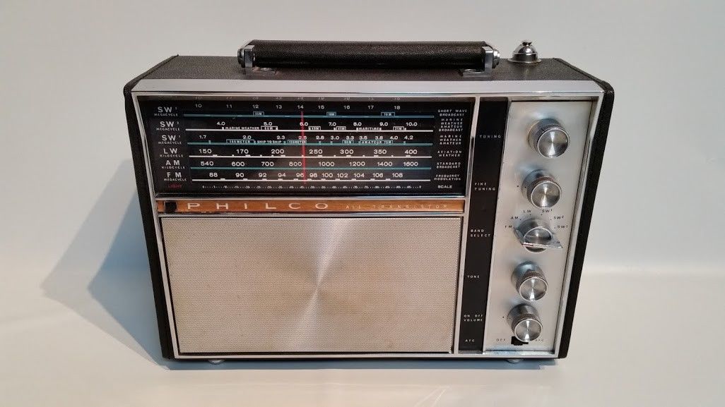 Philco Trans-World All Transistor Radio Model PT-914 Vintage