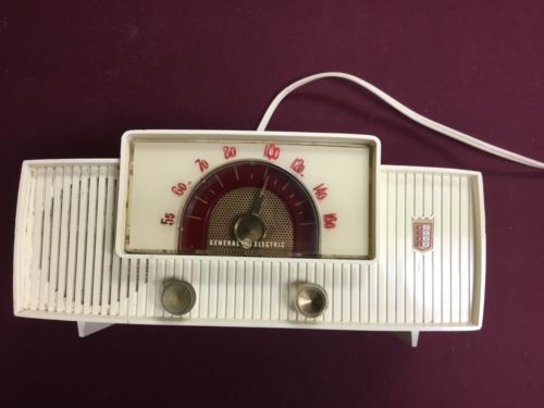 vintage general electric tube radio Model 466 Ivory