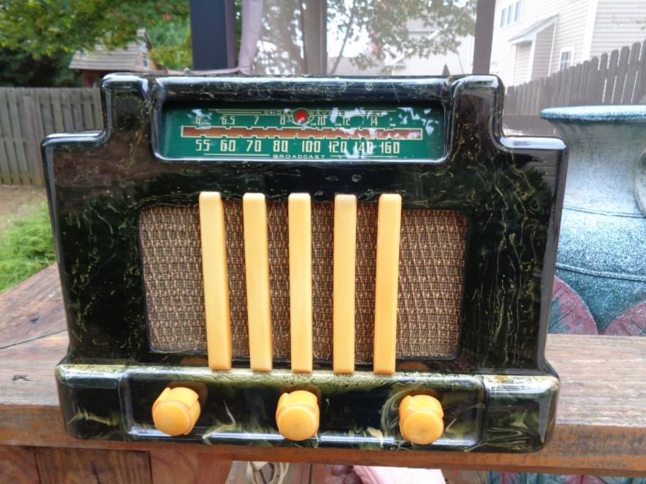 1940 ADDISON A5 CATALIN ANTIQUE TUBE RADIO BLACK WITH YELLOW SWIRLS!