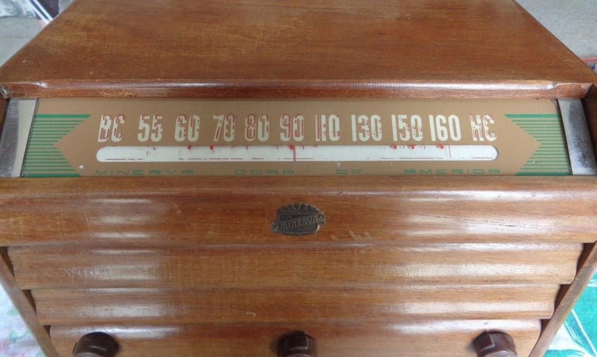 Vintage 1940's MINERVA CORP OF AMERICA MCA Wood Case Tube Radio