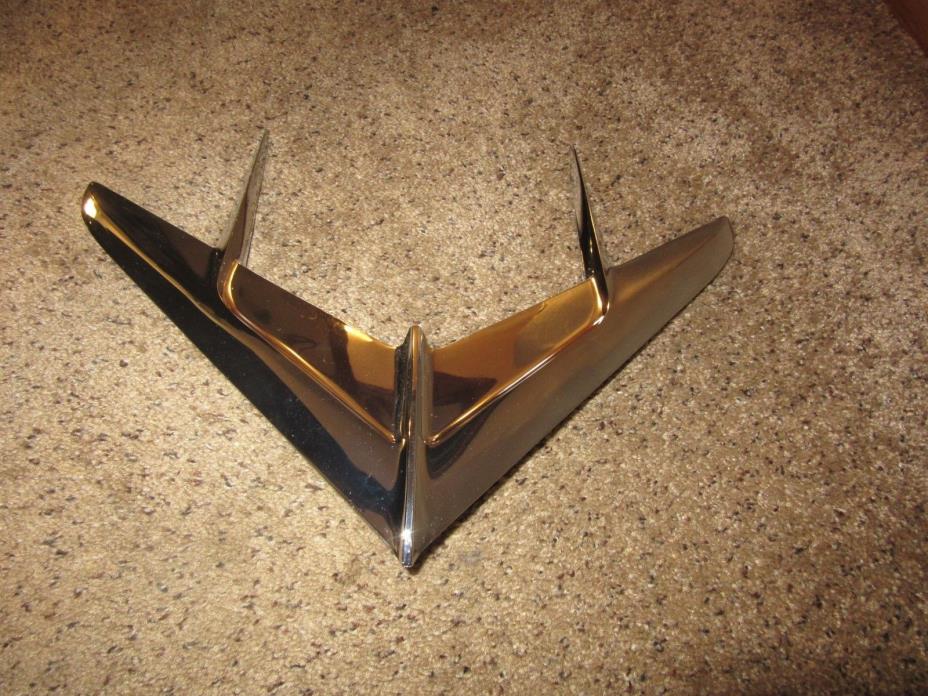 56? PONTIAC AUTO HOOD ORNAMENT CLEAN ORIGINAL USA 521426