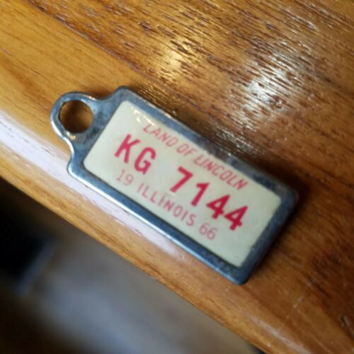 Illinois (DAV) Disabled American Veterans License Plate Tag Key Chain, 1966