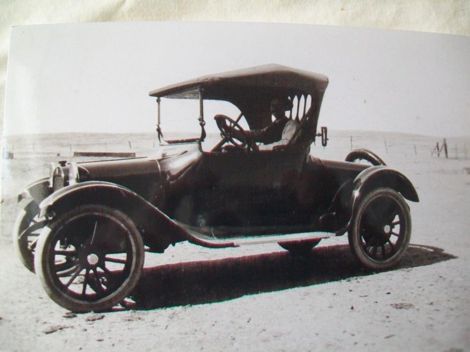 VINTAGE  PHOTO  19TEENS ROADSTER AUTOMOBILE ,DODGE? AND FARMER