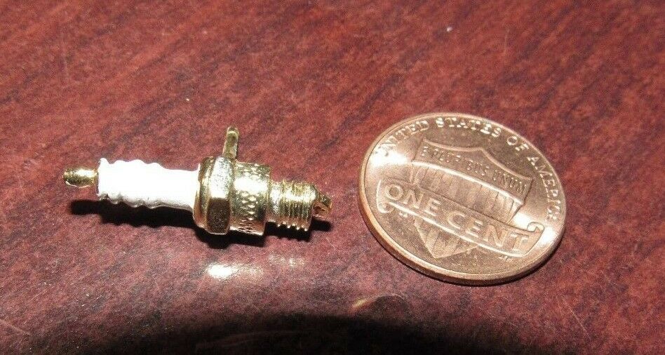 Vintage Spark Plug Car Hat Lapel Pin