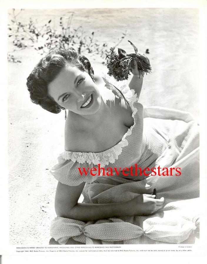 Vintage Jane Russell BUSTY BEAUTY LOWCUT '49 Publicity Portrait