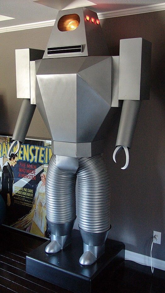 Target Earth Lifesize Robot Soldier Replica 7' tall on custom black base - RARE!