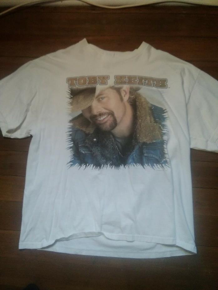 Toby Keith Concert T-shirt Hookin Up Hanging Out Country Music XL used