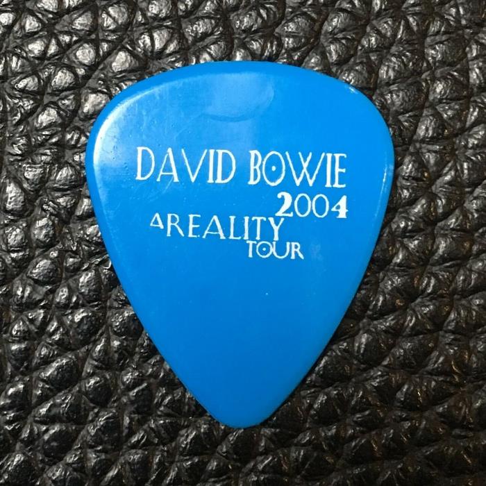 DAVID BOWIE -2004 A REALITY TOUR -DAVID'S GUITAR PICK-HIS LAST TOUR