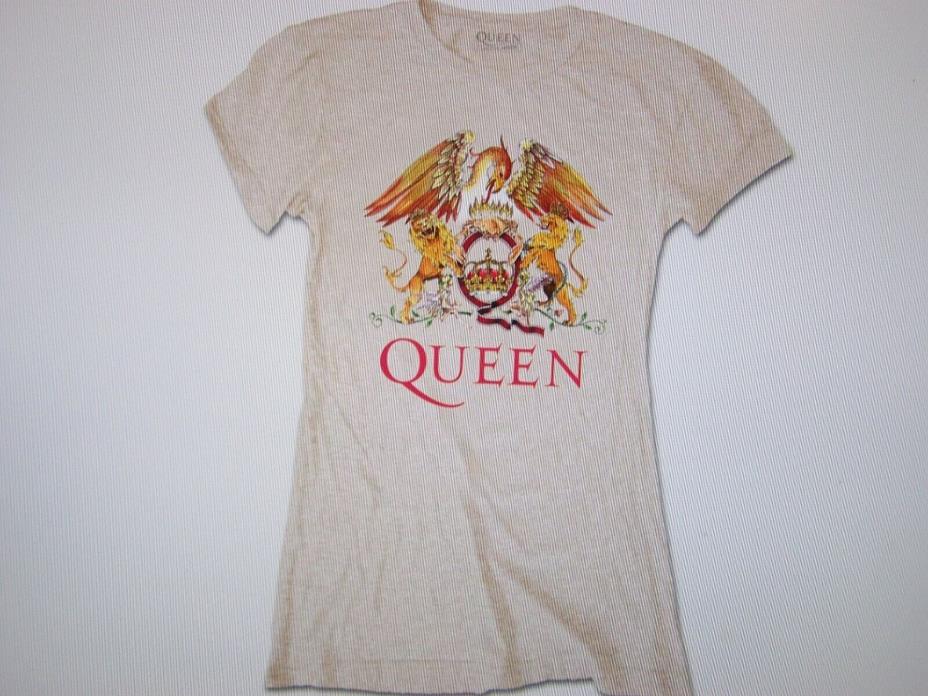 QUEEN LADIES LARGE TEE WITH CREST LOGO ON FRONT AND QUEEN ON BACK