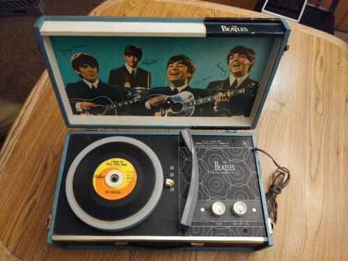 ‘The Beatles Record Player’ U.S 1964 model 1000 4 speed phonograph w/ serial tag