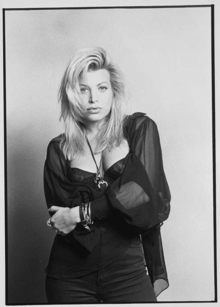 CA267-7  TAYLOR DAYNE  2 3/4