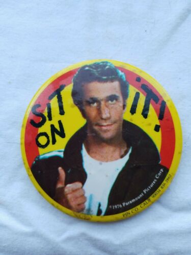 Happy Days Fonzie Sit On It Button Pin 3 Inch 1976 Paramount Pictures Group