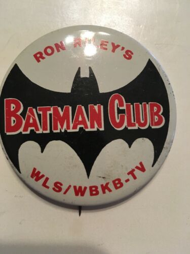 VINTAGE 1960'S BATMAN CLUB RON RILEY’S COLLECTIBLE BUTTON PIN RARE WLS/WBKB-TV