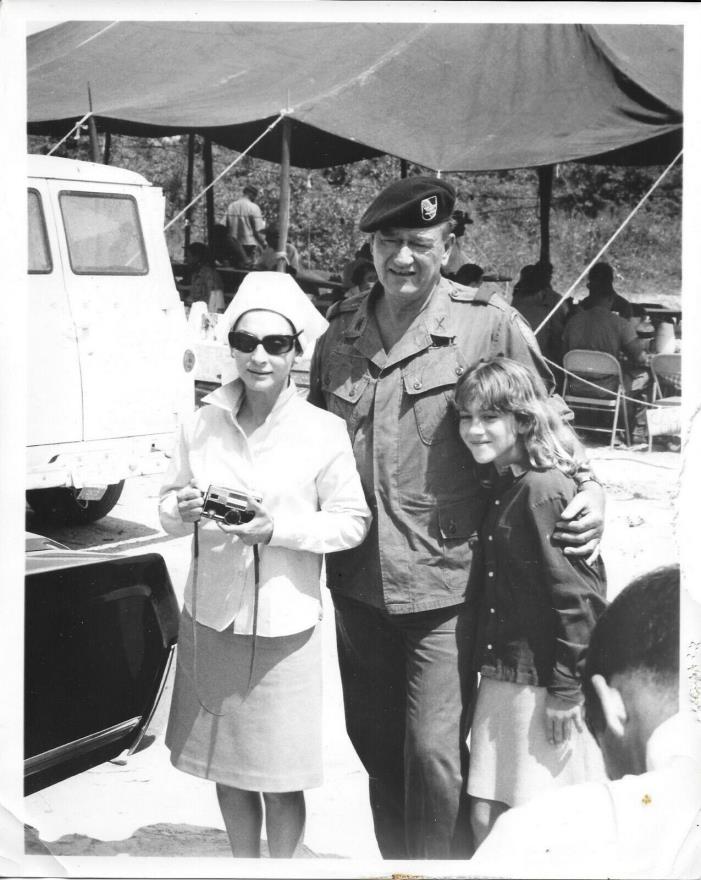 John Wayne with Daughter & Wife Pilar on set of Green Beret Photo 8 X 10