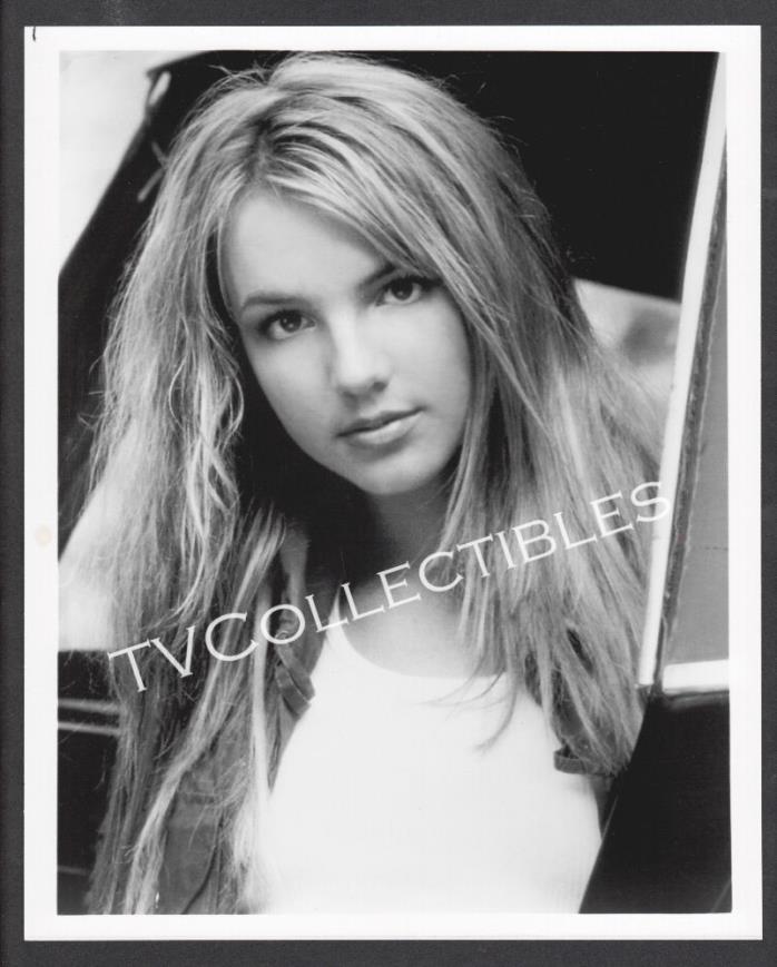 8x10 Photo~ Singer BRITNEY SPEARS ~b&w Headshot Close-up pose