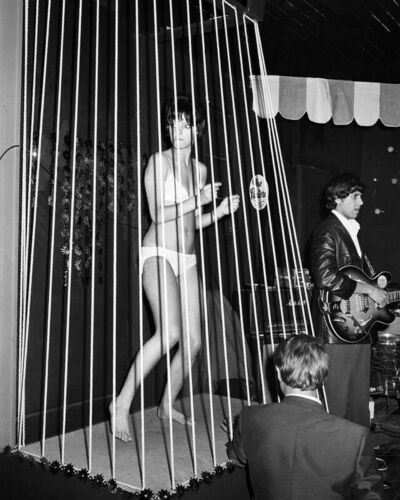 A Go Go Dancer C60s 8x10 Glossy Photo Picture 2844160917