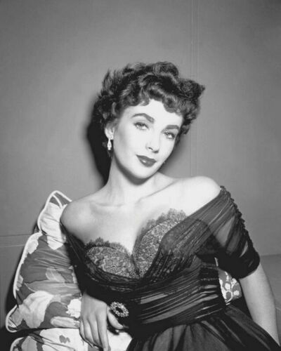 Elizabeth Taylor 1953 8x10 Glossy Photo Picture 0491160917