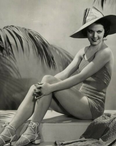 Carol Hughes 8x10 Glossy Photo Picture 5066160917