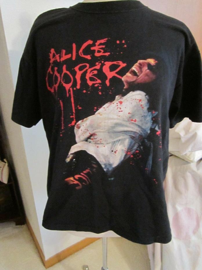 Alice Cooper 2007 tour t-shirt  cities listed on back