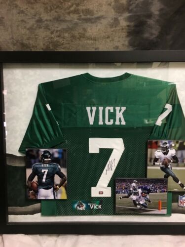 Michael Vick Framed Signed Eagles Green Jersey 4×Pro Bowl Quarterback 9096483-1