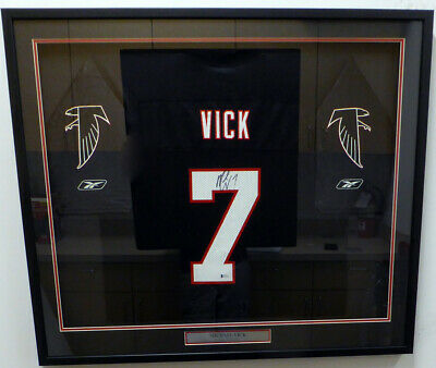 Falcons Michael Vick Autographed Signed Framed Reebok Jersey Beckett D12754