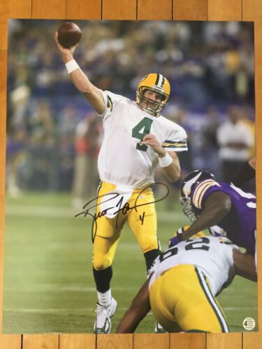 Brett Favre Signed 16x20 Photo Packers